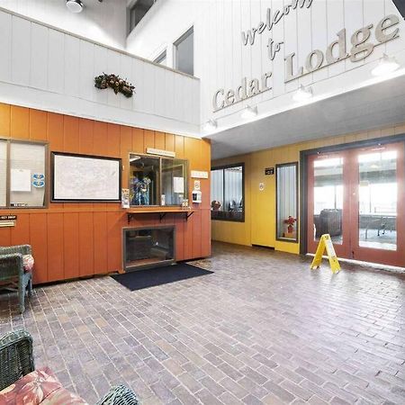 Cute Lower Level Cedar Lodge Room With Balcony & Lake Views! Laconia Luaran gambar
