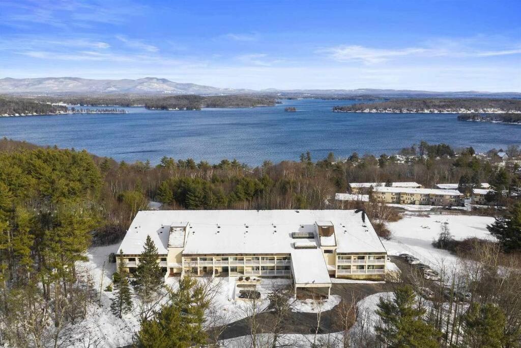 Cute Lower Level Cedar Lodge Room With Balcony & Lake Views! Laconia Luaran gambar