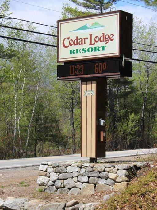 Cute Lower Level Cedar Lodge Room With Balcony & Lake Views! Laconia Luaran gambar